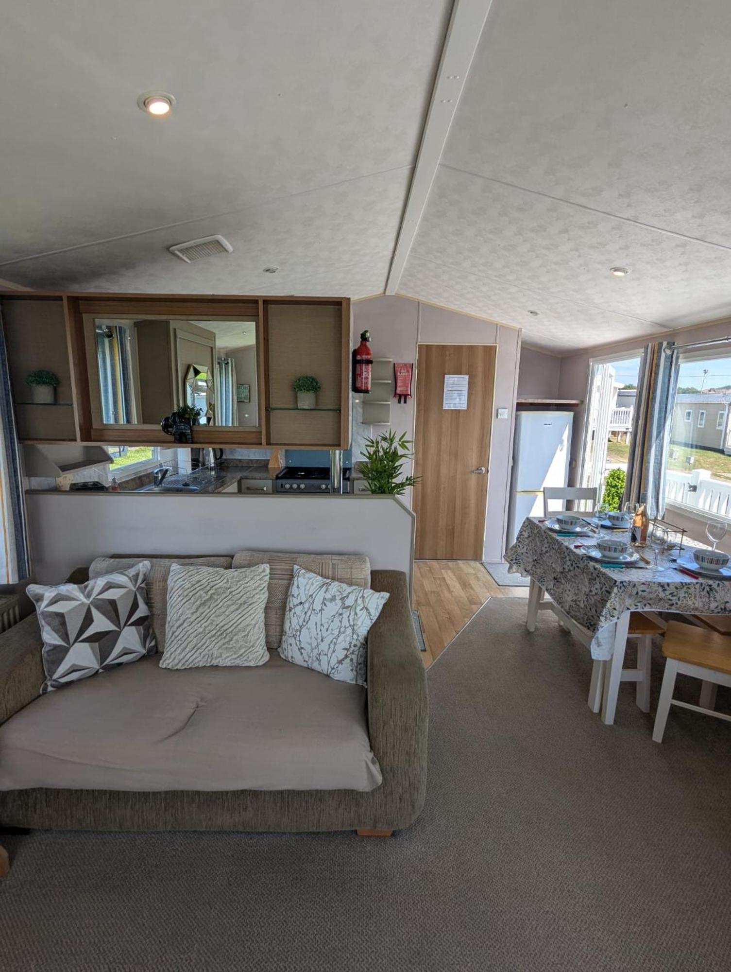 Lovely Family Dog Friendly Caravan On Littlesea Holiday Park Weymouth Haven Wyke Regis 외부 사진